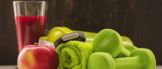 Nutrition tips for athletes including smoothie, apple, and dumbells